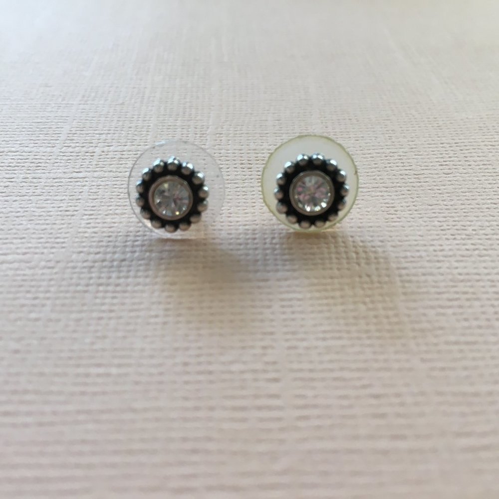 Flower Shaped Vintage Earring GUC
